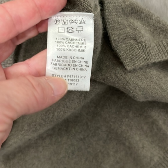 Minnie Rose Green 100% Cashmere Sweater with Sleeve Graphic Size XS - Picture 7 of 7